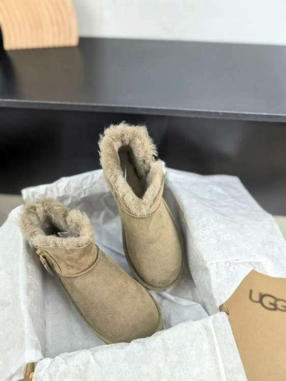 Picture of UGG Shoes _SKUUGGsz35-40WN101419844